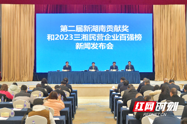  布克荣获社区关怀贡献奖获表彰  